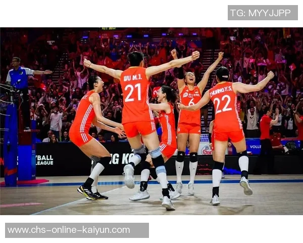 中国女排迎战美国队全力争胜展现拼搏精神与团队默契